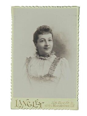 Antique 1800's Cabinet Card Photograph of Victorian Woman